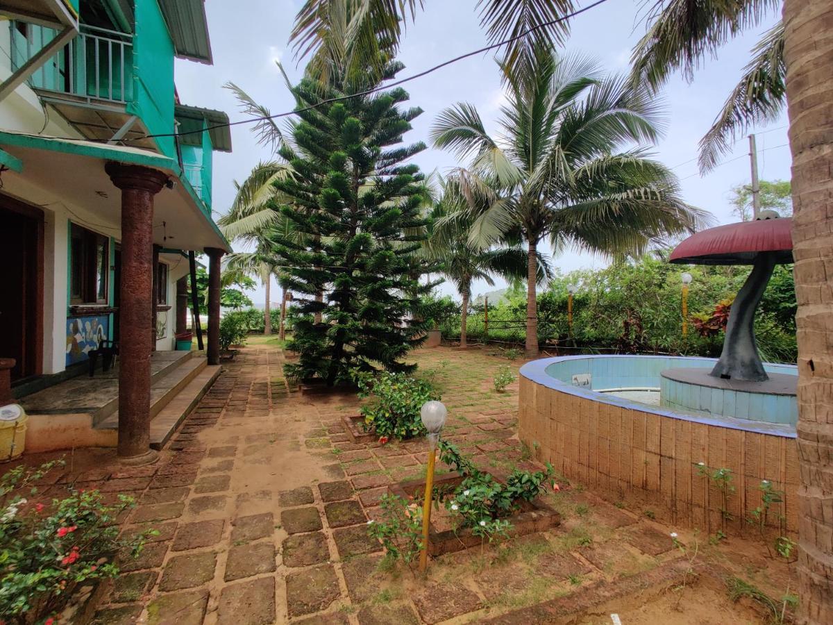 Mermaid Beach Resorts Vengurla エクステリア 写真